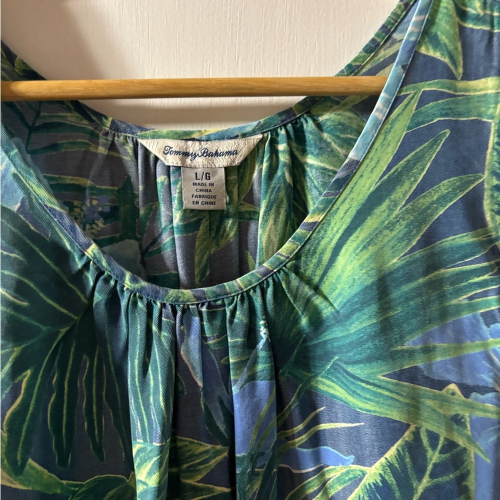 Like new! Tommy Bahama Tropical Print Sleeveless Top - Picture 2 of 3